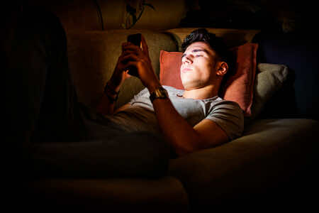 phone-night-light-insomnia