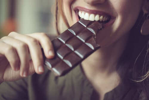 chocolate-and-acne-link